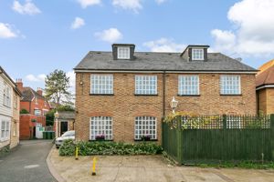 Bridge Road, East Molesey- click for photo gallery